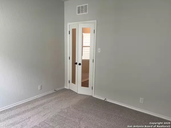 Seguin, TX 78155,105 BEVERIDGE