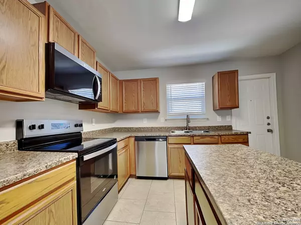 Converse, TX 78109,8147 Steep