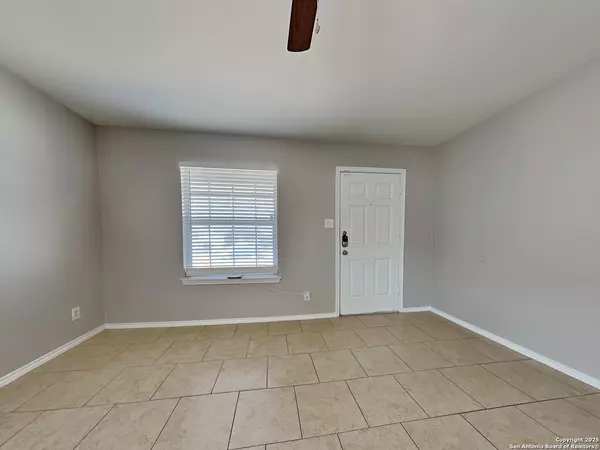 Converse, TX 78109,8147 Steep