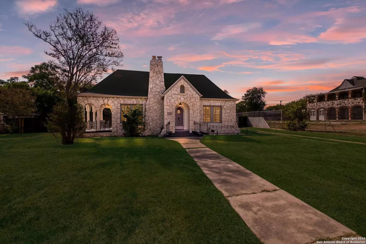San Antonio, TX 78201,220 Greenlawn Dr