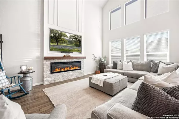 Bulverde, TX 78163,5406 Black Walnut