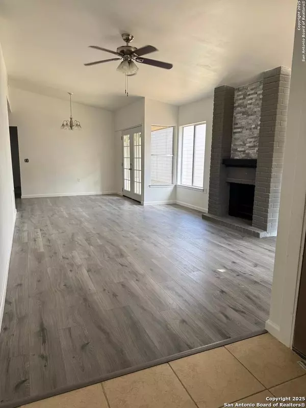 Converse, TX 78109,9718 Meadow Dr.