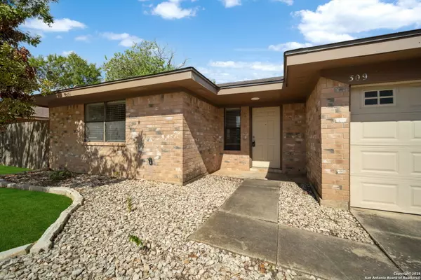 Marion, TX 78124,309 Meadow Dr