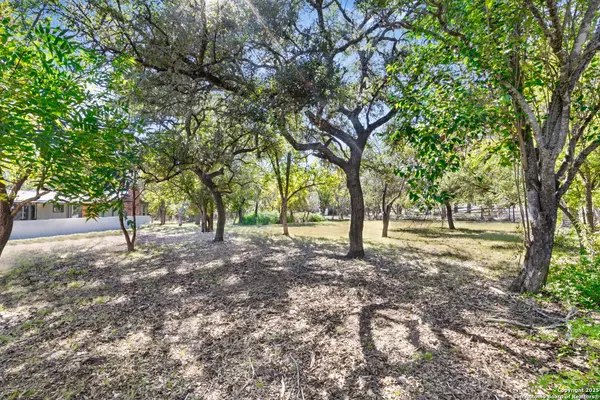 142 Royal Oaks, Kerrville, TX 78028
