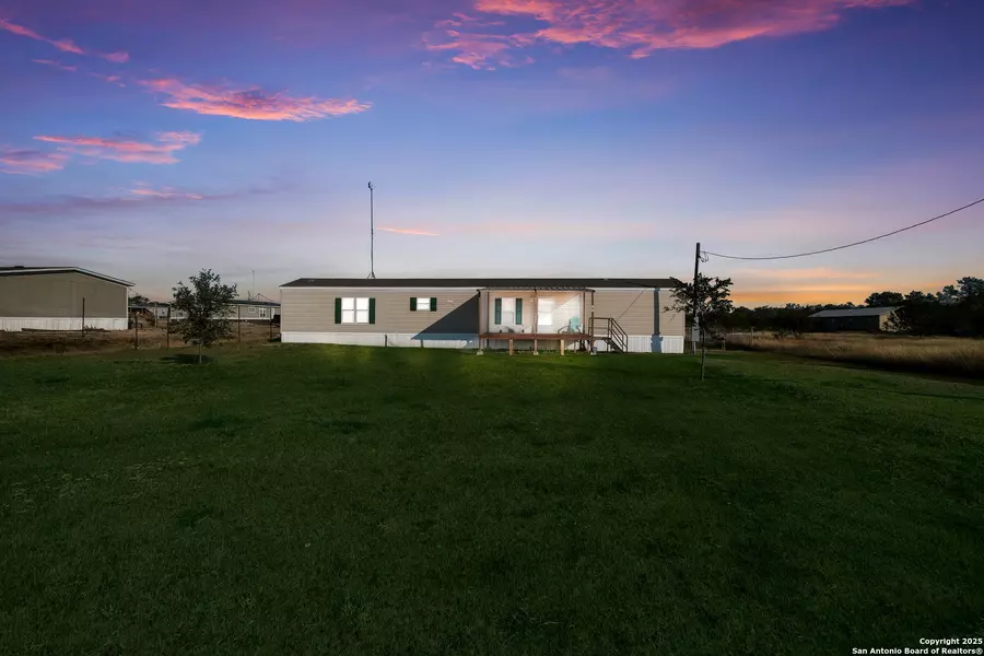 55 Gallinas Creek, Pleasanton, TX 78064