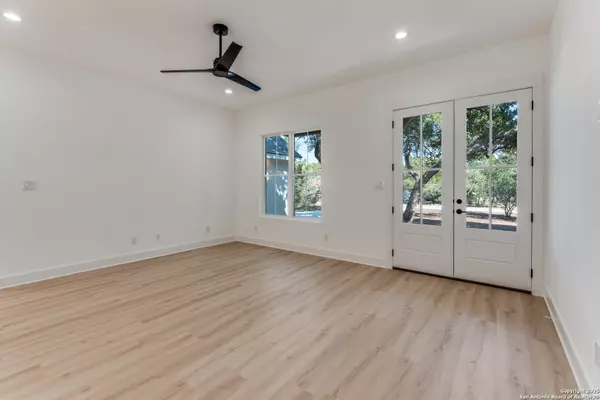 Boerne, TX 78006,104 River View