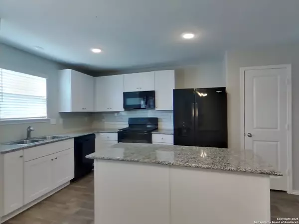 San Antonio, TX 78245,3423 Stoney