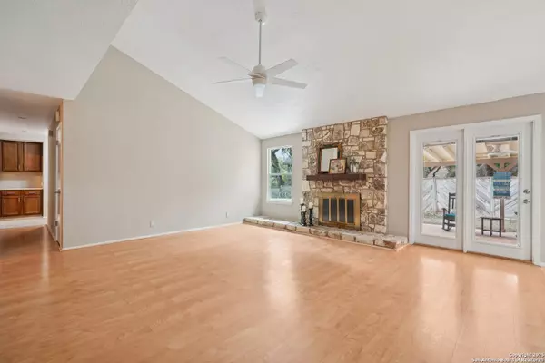 San Antonio, TX 78250,5327 Timber Glade