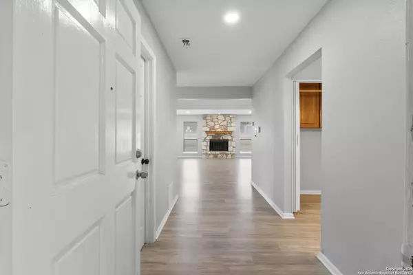 San Antonio, TX 78254,401 Thetford