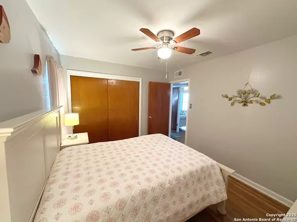 San Antonio, TX 78216,450 Pinewood