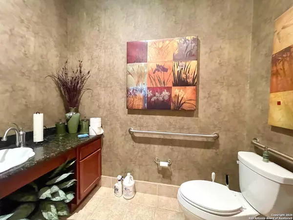 Shavano Park, TX 78249,4091 (CONDO) de zavala UNIT 3 SUITE #1