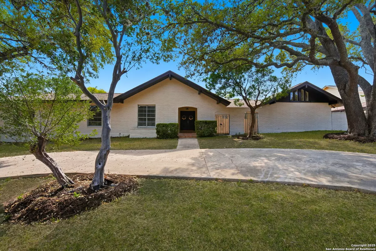 Castle Hills, TX 78213,210 sheffield