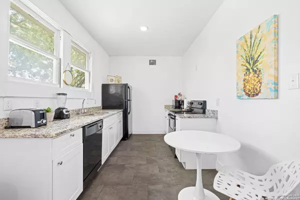 San Antonio, TX 78212,402 Dewey UNIT 201