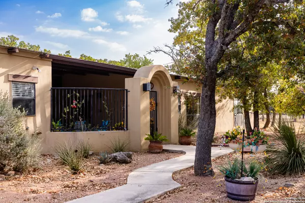 Medina, TX 78055,1158 orchard park