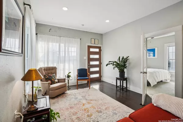 San Antonio, TX 78212,1027 poplar