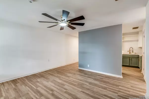 San Antonio, TX 78223,3611 Devon