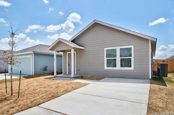 Converse, TX 78109,11542 Field Briar