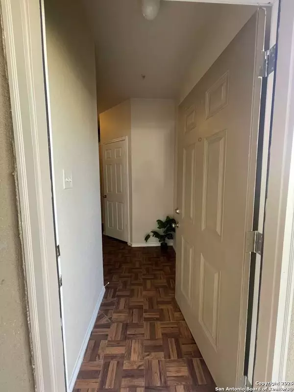 San Antonio, TX 78244,7301 Longing UNIT UNIT 4