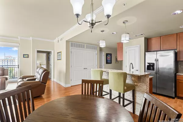 San Antonio, TX 78202,215 Center St. UNIT 1005