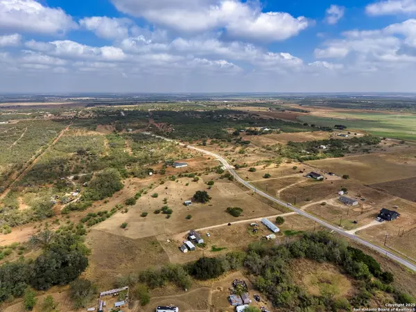 Moore, TX 78057,525 County Road 2645