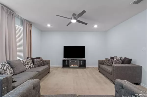 San Antonio, TX 78253,7948 Broussard