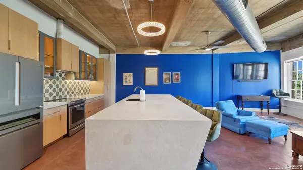 San Antonio, TX 78205,222 Losoya St. UNIT 202