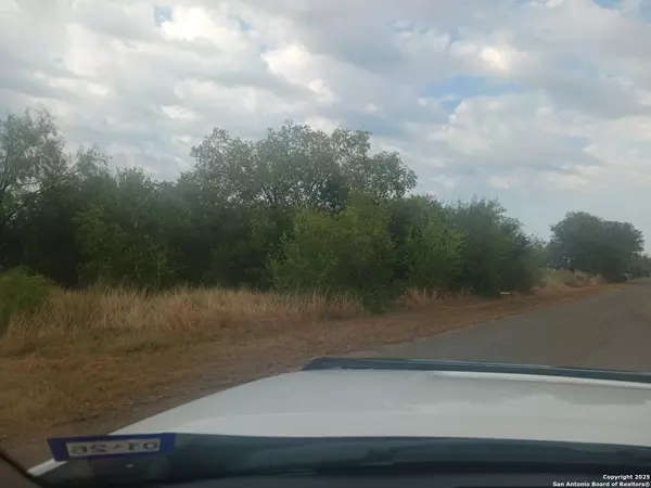 Moore, TX 78057,195 Cross St/Clearview St