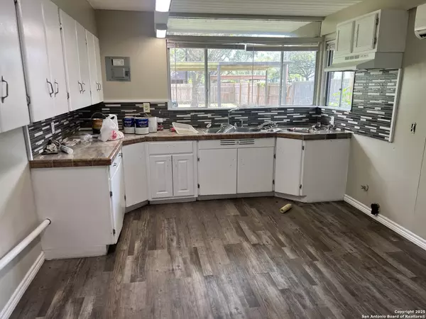 Beeville, TX 78102,400 Randall
