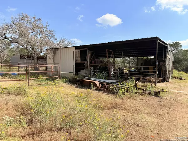 Pipe Creek, TX 78063,230 Juniper Ln