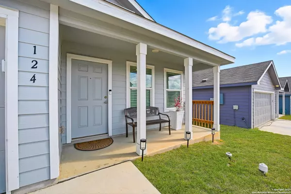 Floresville, TX 78114,124 Wood Moss