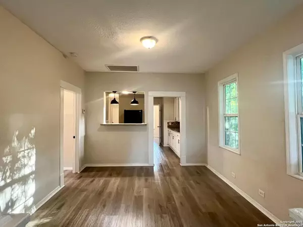 San Antonio, TX 78223,106 Regina