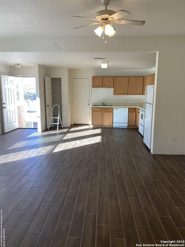 San Antonio, TX 78233-6835,11220 CENTER POINT RD