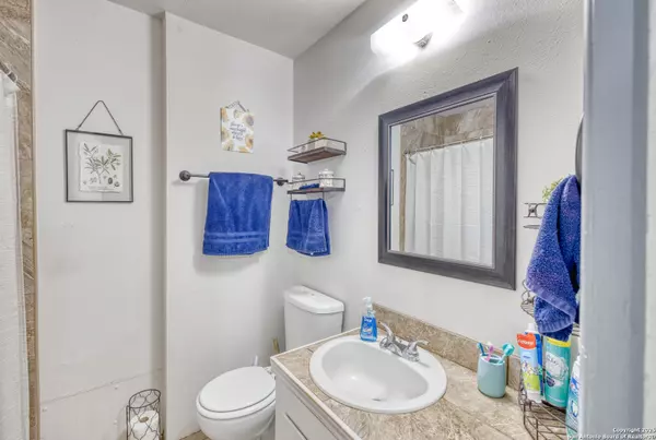 Uvalde, TX 78801,317 STUDER CR