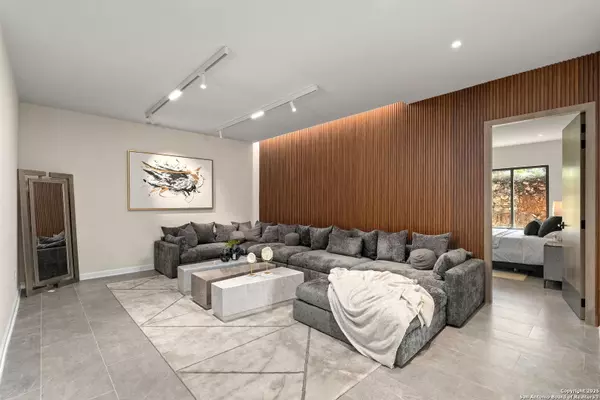 San Antonio, TX 78255,24108 Tres Arroyos