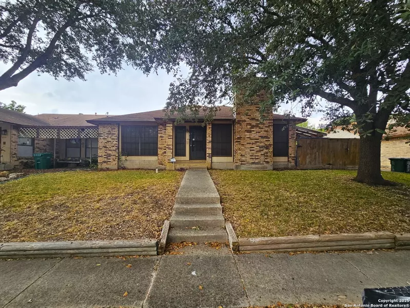 5723 Larkdale, San Antonio, TX 78233