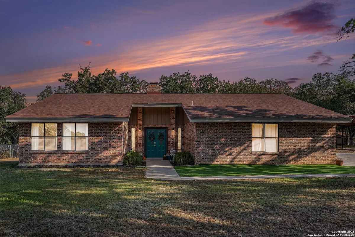 Floresville, TX 78114,1860 Deer Trl