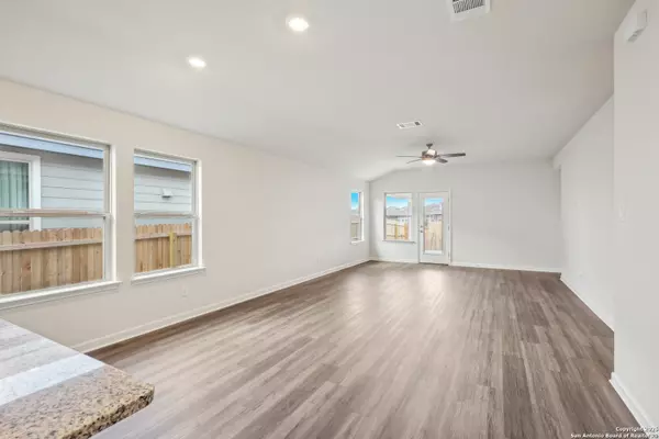 Converse, TX 78109,9626 Grand Via Blvd