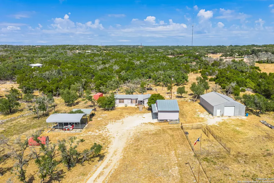1341 Thrill Hill Rd, Mountain Home, TX 78058