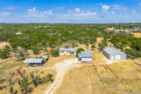 1341 Thrill Hill Rd, Mountain Home, TX 78058