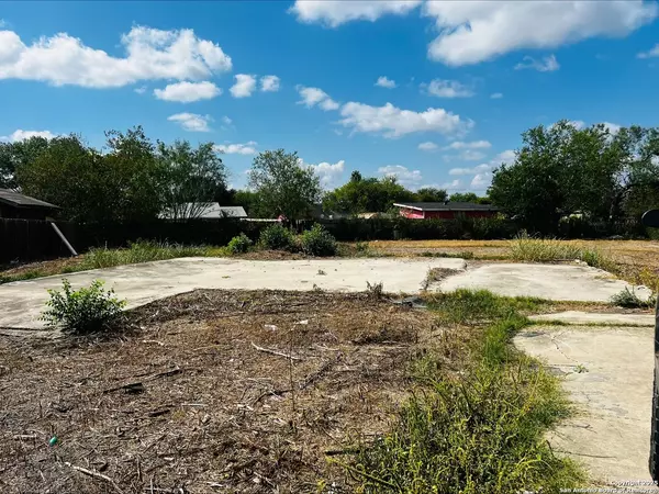 San Antonio, TX 78242,8938 Five Palms