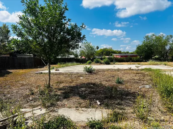 San Antonio, TX 78242,8938 Five Palms