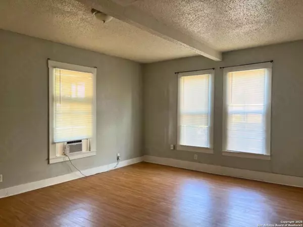 San Antonio, TX 78202,816 Hays St