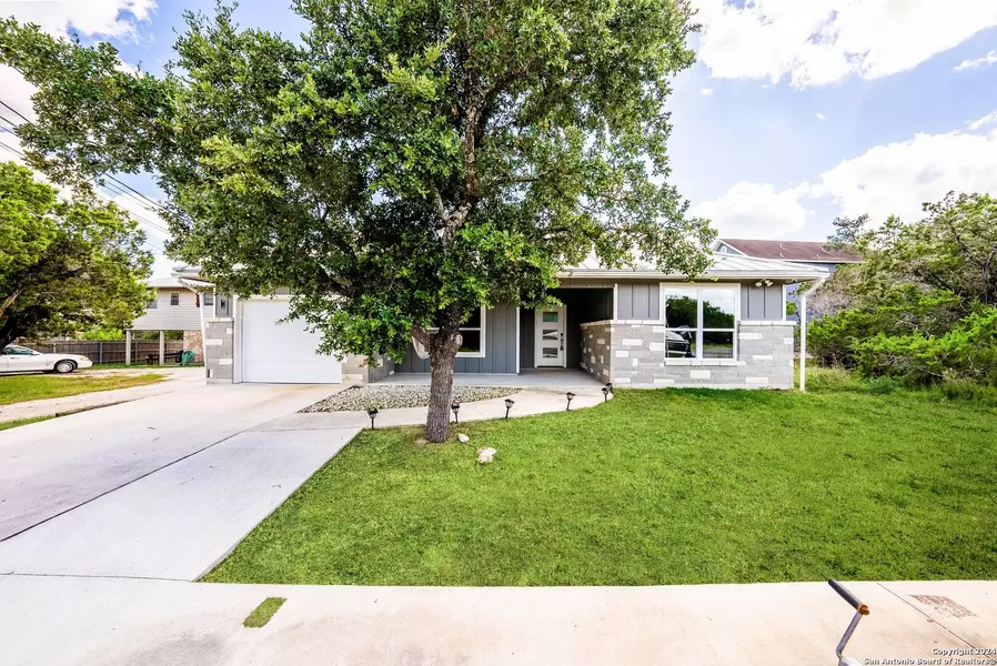 950 paradise, Canyon Lake, TX 78133