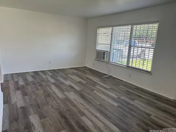 San Antonio, TX 78228-1840,4418 WINLOCK DR