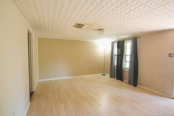 Beeville, TX 78102,2544 Mari Gail St