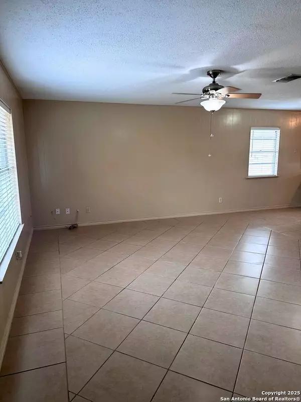 1665 McQueeney, New Braunfels, TX 78130