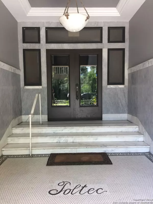 San Antonio, TX 78205,110 Auditorium Circle UNIT 1