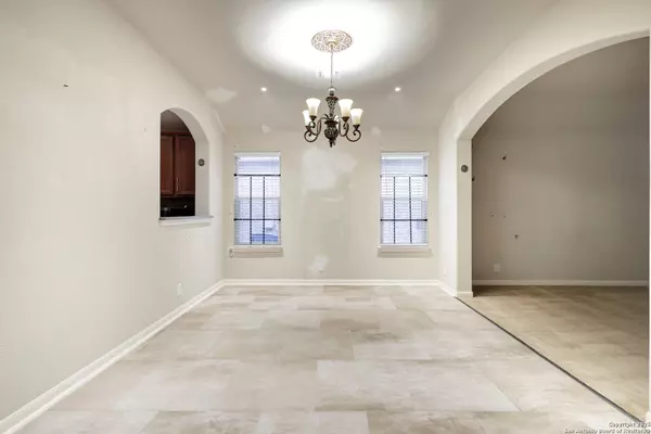 San Antonio, TX 78261-2485,5423 SOUTHERN OAKS