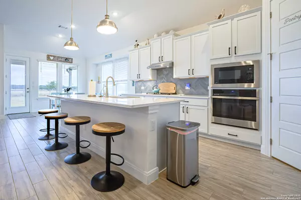 Floresville, TX 78114,113 Scarlet Oak