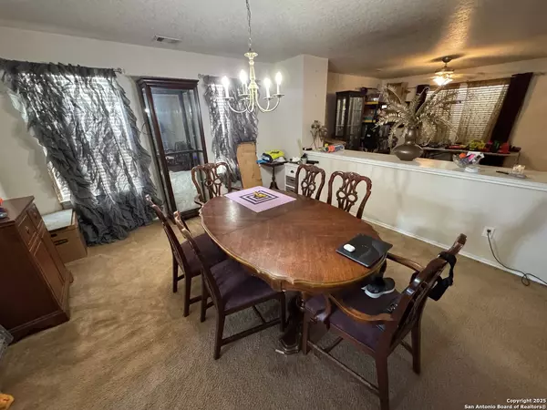 Live Oak, TX 78233,6821 Riverwood